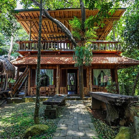 Omunity Bali Hotel Singaraja Екстериор снимка