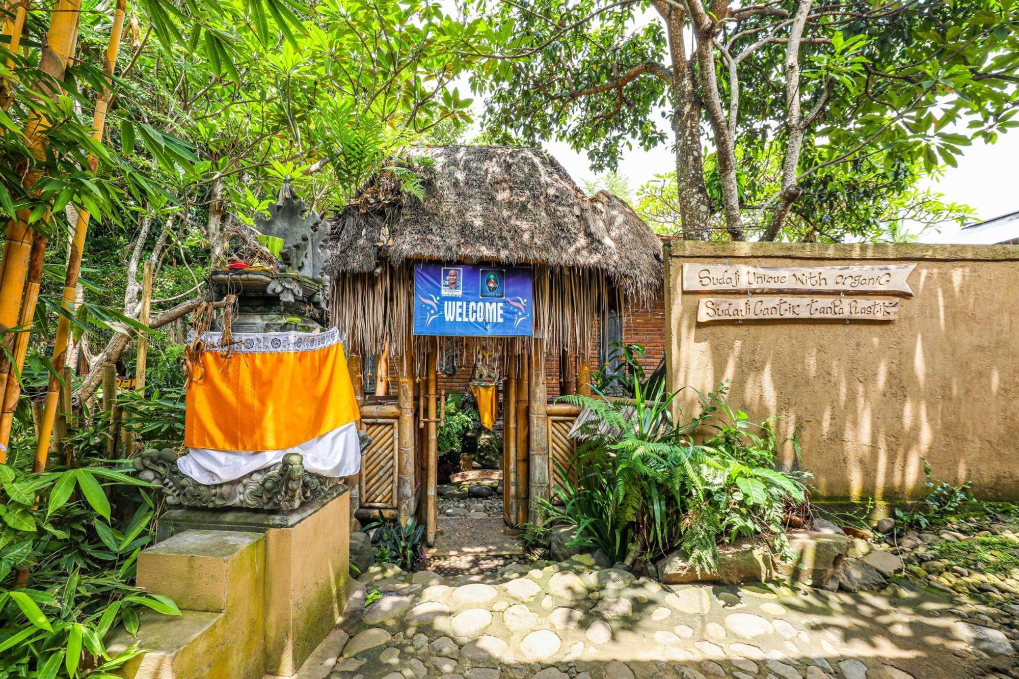 Omunity Bali Hotel Singaraja Екстериор снимка