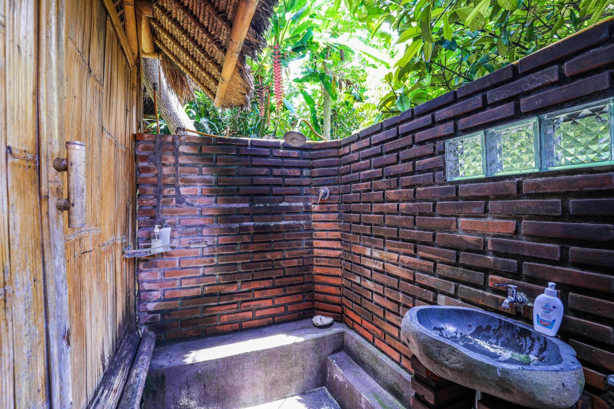 Omunity Bali Hotel Singaraja Екстериор снимка